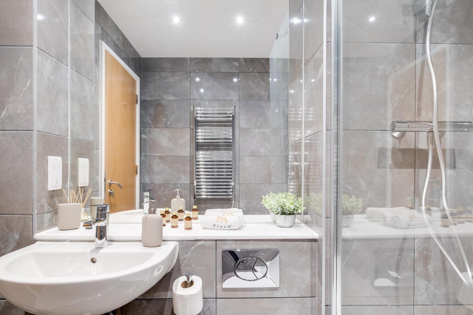 Pluxa Creme Opulence 5 Star Beautiful High End Apartment In Birmingham City Centre Zewnętrze zdjęcie
